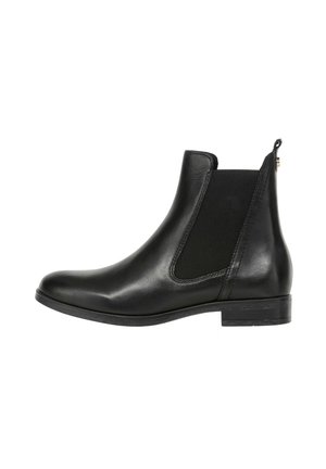 - Ankle boot