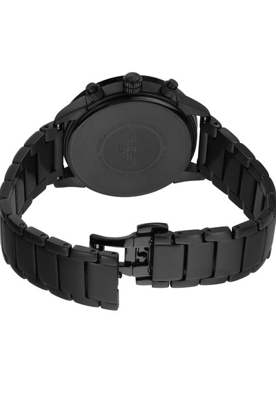 Schwarze Armbanduhr aus Edelstahl mit Metallgliederband und offenem Verschluss, die die Rückseite mit dem Markenlogo und seitlichen Tasten zeigt.