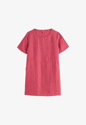 Vestido rojo de lino con mangas cortas, escote redondo y dos bolsillos delanteros, hasta la rodilla, de estilo sencillo y casual.