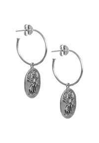 Silverf�ärgade ringörhängen med ovala hängen som har präglade ros mönster och texten "WILD FLOWER." Slät yta, lätt design.