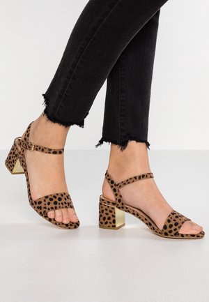 Páskové sandály  - brown