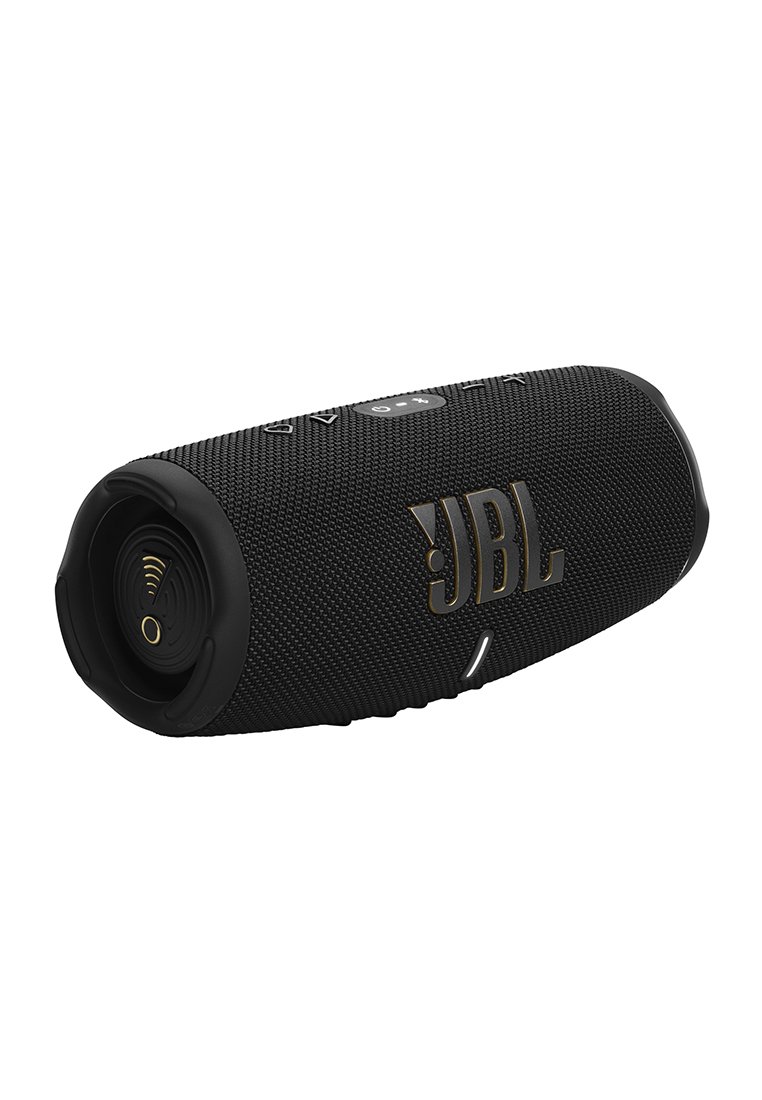 Schwarzer zylindrischer JBL tragbarer Bluetooth-Lautsprecher mit Stoffgitter, Steuerknöpfen oben und sichtbaren passiven Radiatoren an der Seite.