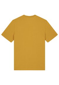 Mosterdgele t-shirt met korte mouwen en een ronde hals. Gemaakt van zacht katoen, met een gladde textuur en een effen kleur zonder patronen.