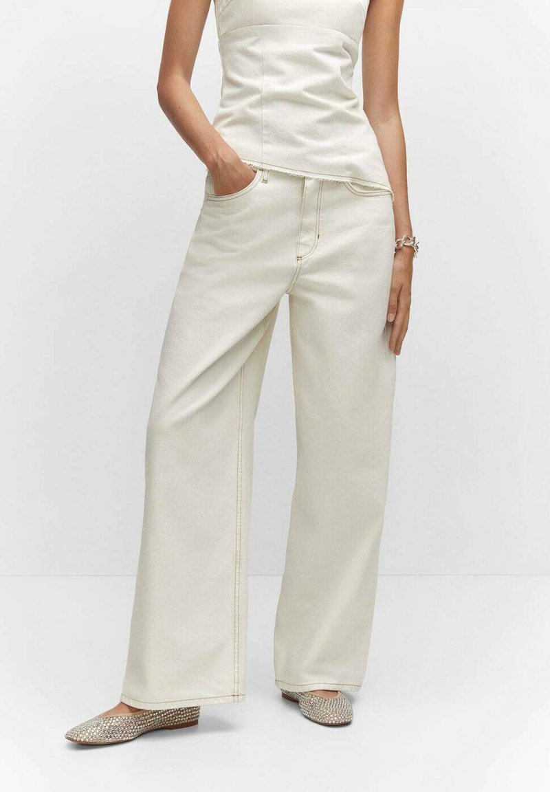 Mango GABBY Flared jeans bianco sporco/offwhite Zalando.se