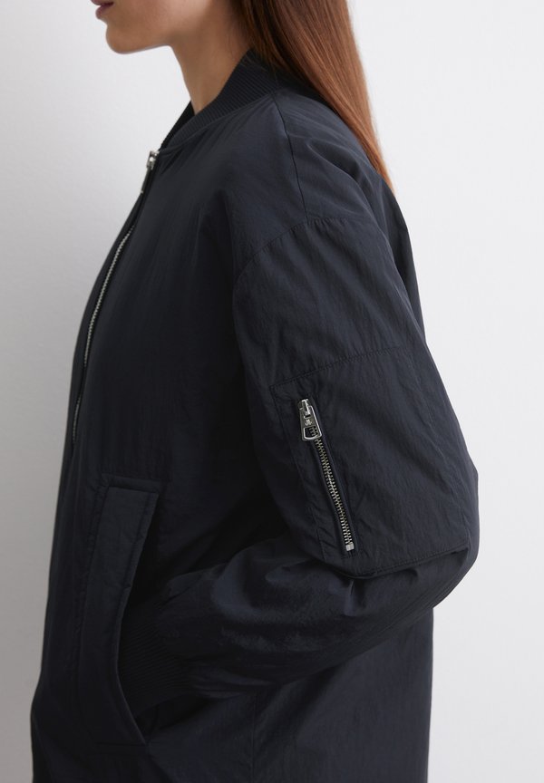 PADDED WELT POCKETS DETAILS - Bomber Jacket2