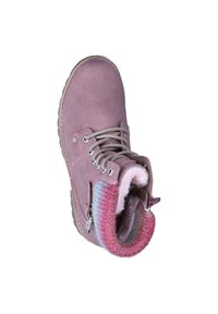 Rosa Lederknöchelstiefel mit einem strukturierten Fellfutter, kontrastierenden blauen und rosa Akzenten, runder Zehenpartie und einem seitlichen Reißverschluss für einen einfachen Einstieg.