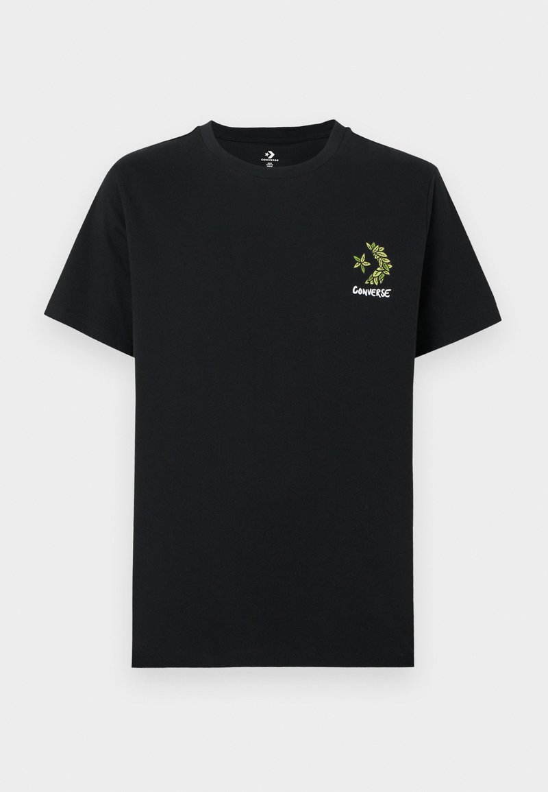 T-shirt di cotone nero con maniche corte e scollo rotondo. Presenta una grafica di una foglia verde e il testo "Converse" sul petto.