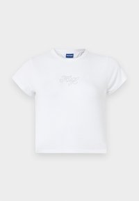 Bijela pamučna majica s okruglim izrezom i kratkim rukavima. Na prednjoj strani ima "Hugo" logo ukrašen rhinestones kamenčićima.