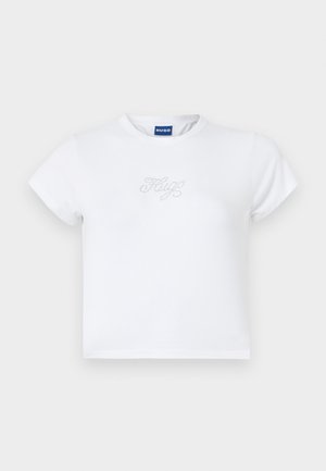 Hvit bomull T-skjorte med rund hals og korte ermer. Har "Hugo"-logoen prydet med rhinesteiner på forsiden.