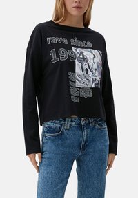 QS LONGSLEEVE MIT FRONTPRINT - Long sleeved top - schwarz