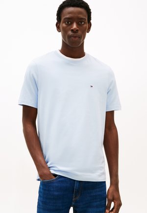 Tommy Hilfiger SEASONAL SOLID TEE - Lihtne T-särk - breezy blue