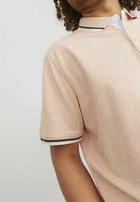 Jack & Jones JJEPAULOS SS NOOS PLS - Poloshirts - pumpkin