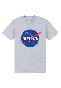 Grijze T-shirt met korte mouwen, voorzien van een blauw cirkelvormig logo met daarin "NASA" in witte tekst en een rode swoosh over het ontwerp, omringd door sterren.