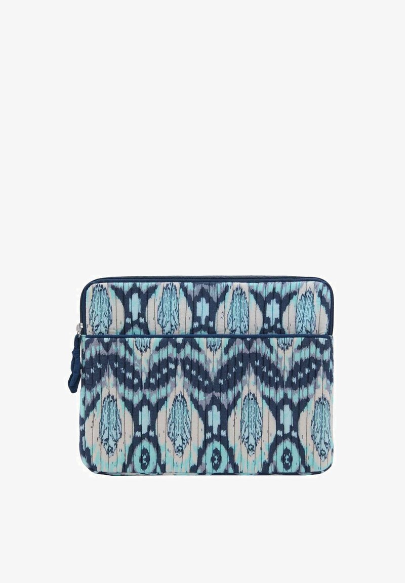 Laptopfodral med ett mönstrat design i blå och beige färger, tillverkat av tyg med en texturerad yta och dragkedjestängning.