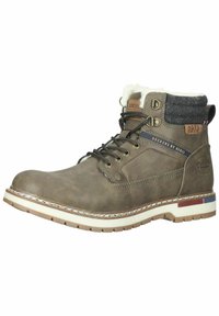 Botas de tobillo de cuero marrón con forro de pelo sintético, collar de textil gris y suela de goma contrastante con acentos rojos y azules.