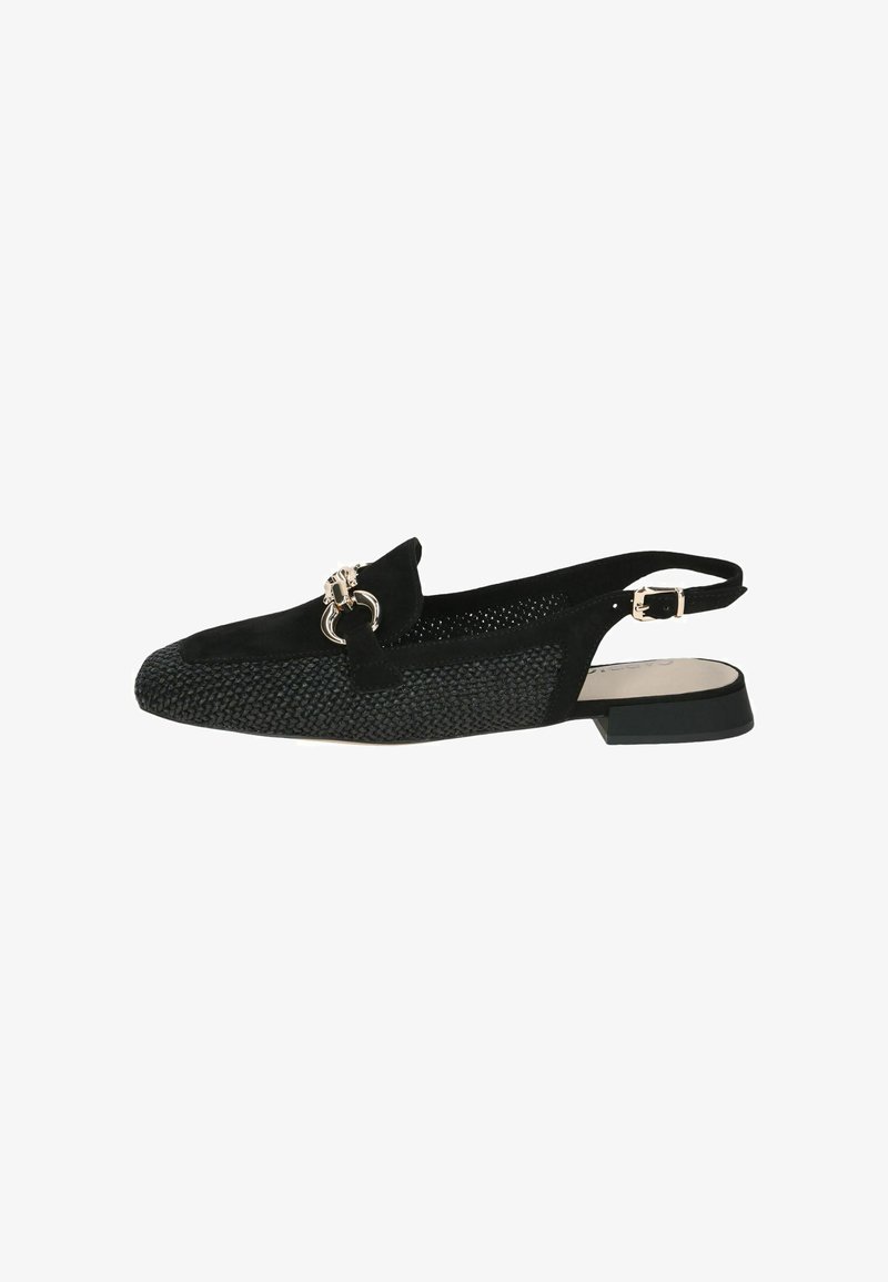 Fekete slingback cipő texturált szőtt felsőrésszel és egyszínű fekete sarokkal. Aranyszínű díszes csattal ellátott pánt jellemzi.