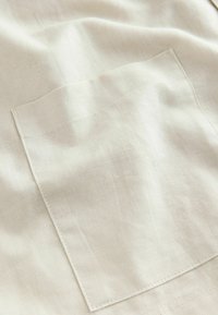 Thumbnail Image 5