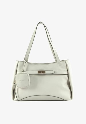 Sac à main en cuir blanc avec double poignée, bandoulière avant avec fermoir doré et petite pochette carrée attachée.