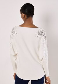 Apricot RHINESTONE EMBELLISHED  - Pullover - white