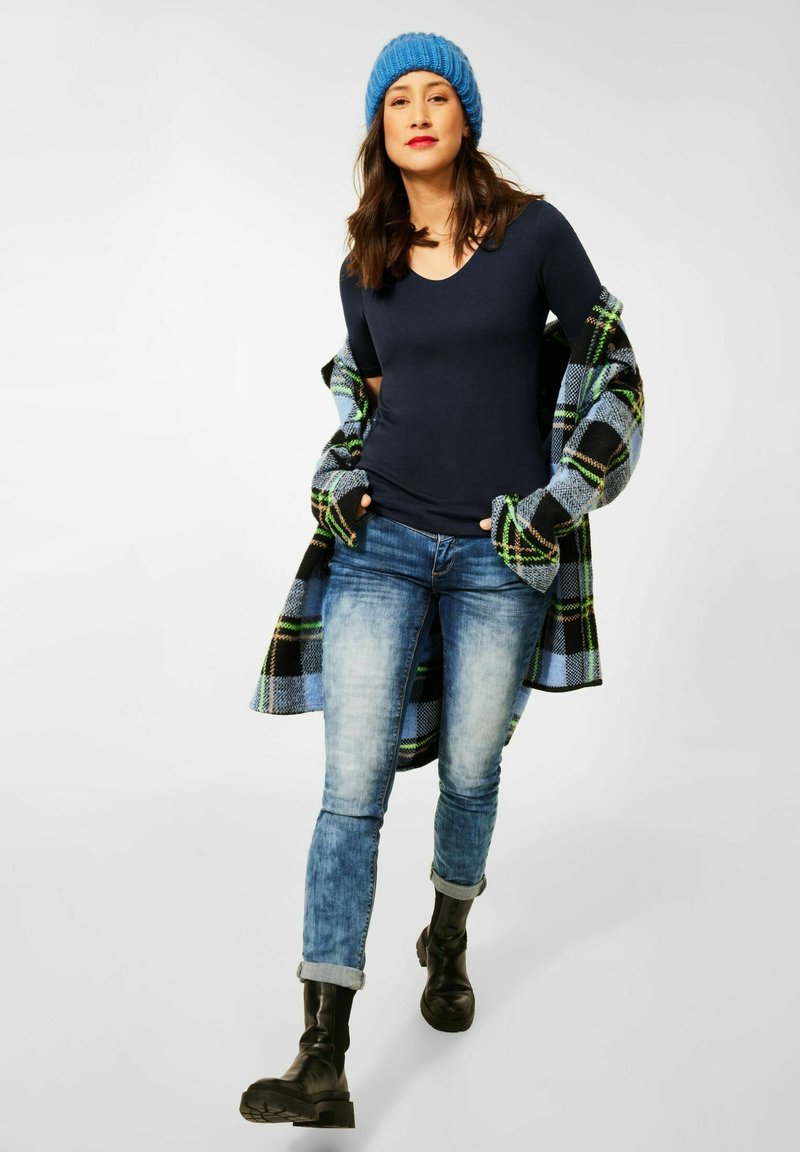 Maglietta Street One Con Scollo A V | Blu Royal Intense - Comoda E