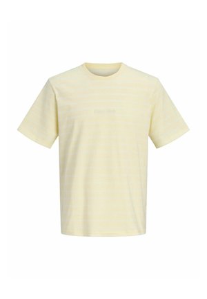 Hellgelbes T-Shirt mit kurzen Ärmeln und Rundhalsausschnitt, dezenten horizontalen Streifen und normaler Passform, auf weißem Hintergrund dargestellt.