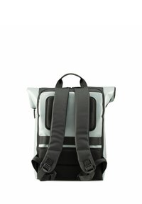 Zaino con design grigio e nero, realizzato in materiale resistente all'acqua. Include spallacci regolabili e una maniglia superiore per il trasporto.
