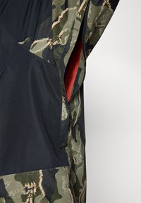 Columbia CORESHOT™ PRINTED JACKET - Casaco de esqui - greenscape/treebark/black