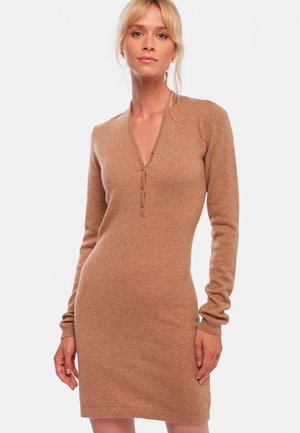Mahogany MAUD - Etuikleid - camel chine