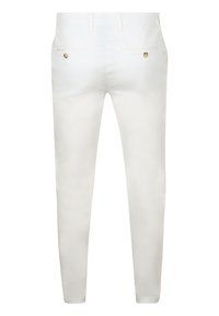 Witte strakke broeken met een gladde textuur, voorzien van twee achterzakken met gouden knopen en een vlakke tailleband.