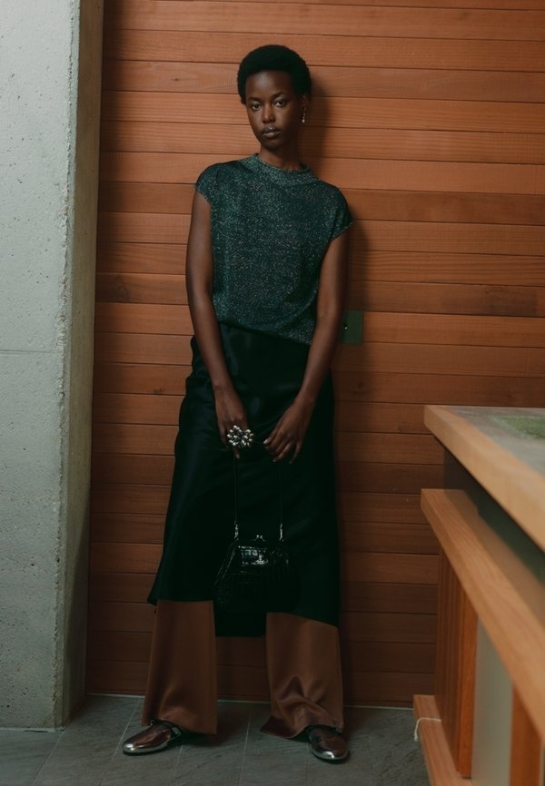 CELA - Basic T-shirt2