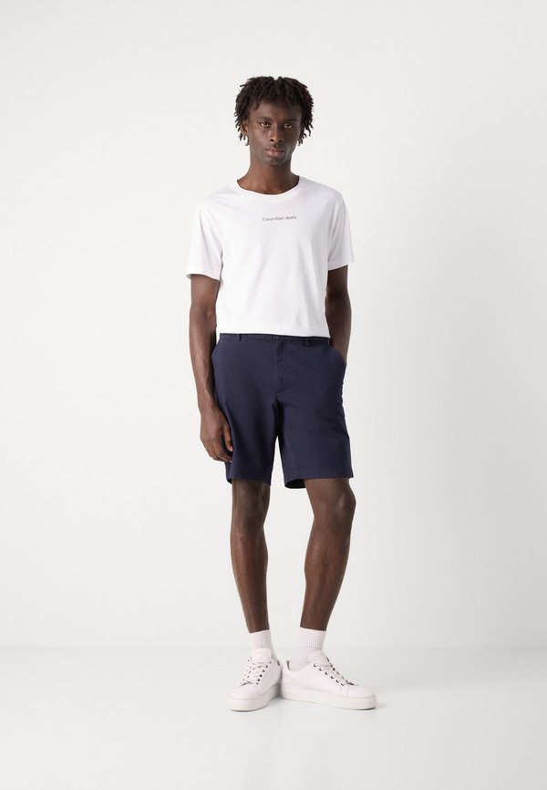 MODERN CHINO - Shorts - dark sapphire4