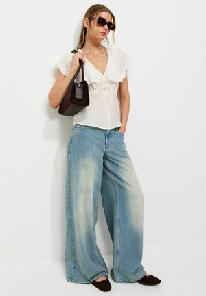 New Look, CRINKLED LACE TRIM RUFFLED COLLAR BLOUSE - Blusa - cream