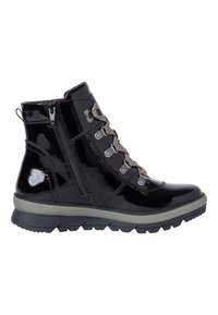 Botín negro de charol hasta el tobillo con cordones de textil, cremallera lateral, suela gruesa gris y banda de goma para tracción.
