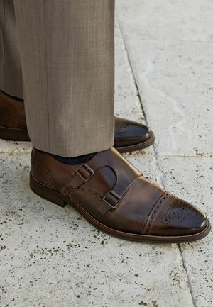 Loaferit/pistokkaat - brown