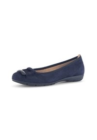 Navyblaue Wildleder-Balletschuhe mit einem kleinen Stoff-Schleifendetail an der Zehenpartie, Gummisohle und glattem Innenfutter.