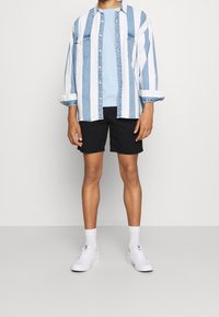 ARKET Šortky - blue