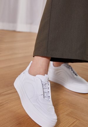 Sneakers laag - white