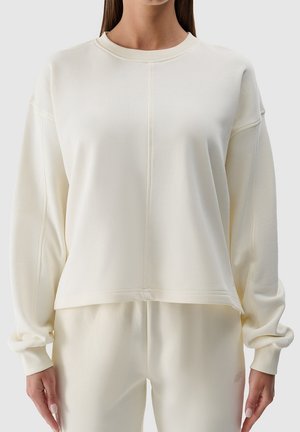 - Bluza