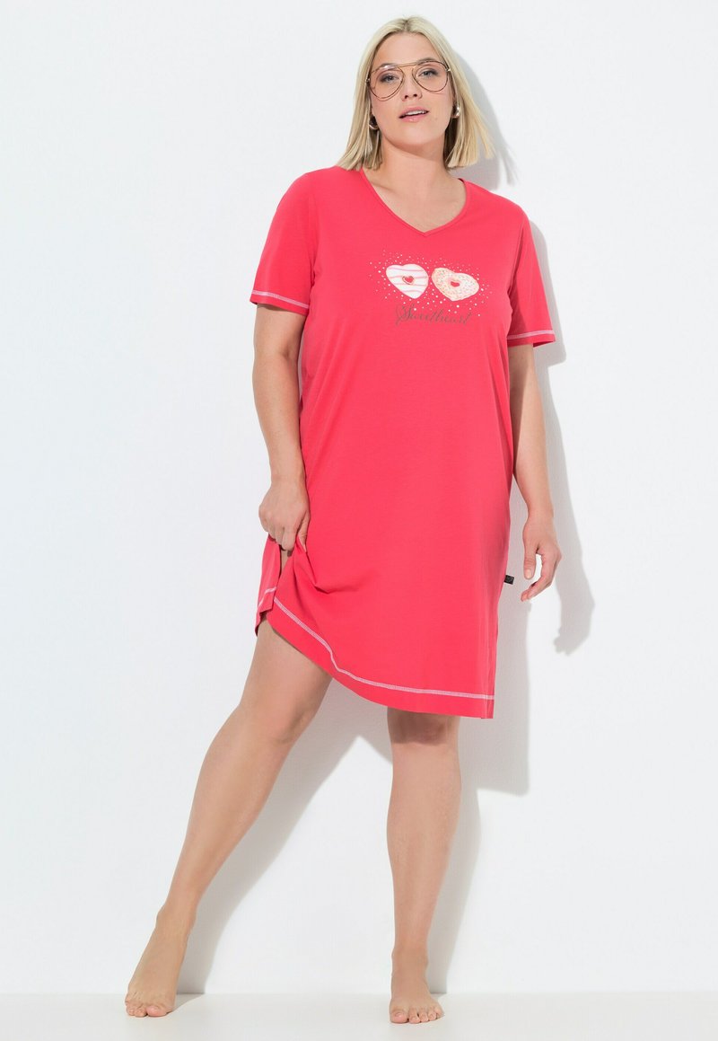 Ulla Popken GRAPHIC SHORT SLEEVE V-NECK - Camicia da notte - pink