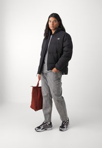 Volcom MODOWN - Relaxed fit -farkut - true vintage black