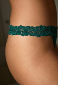 Next COMFORT - String - evergreen