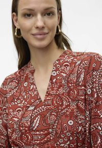 Vero Moda ZERA  - Dnevna haljina - marsala
