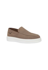 Chaussure décontractée taupe à enfiler avec semelle épaisse en caoutchouc blanc, bout arrondi et col de talon bas, présentée sur fond blanc.