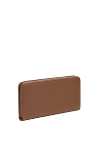 Portafoglio in pelle marrone con una texture liscia, forma rettangolare e una cerniera nera lungo il bordo. Design elegante e minimale senza loghi visibili.