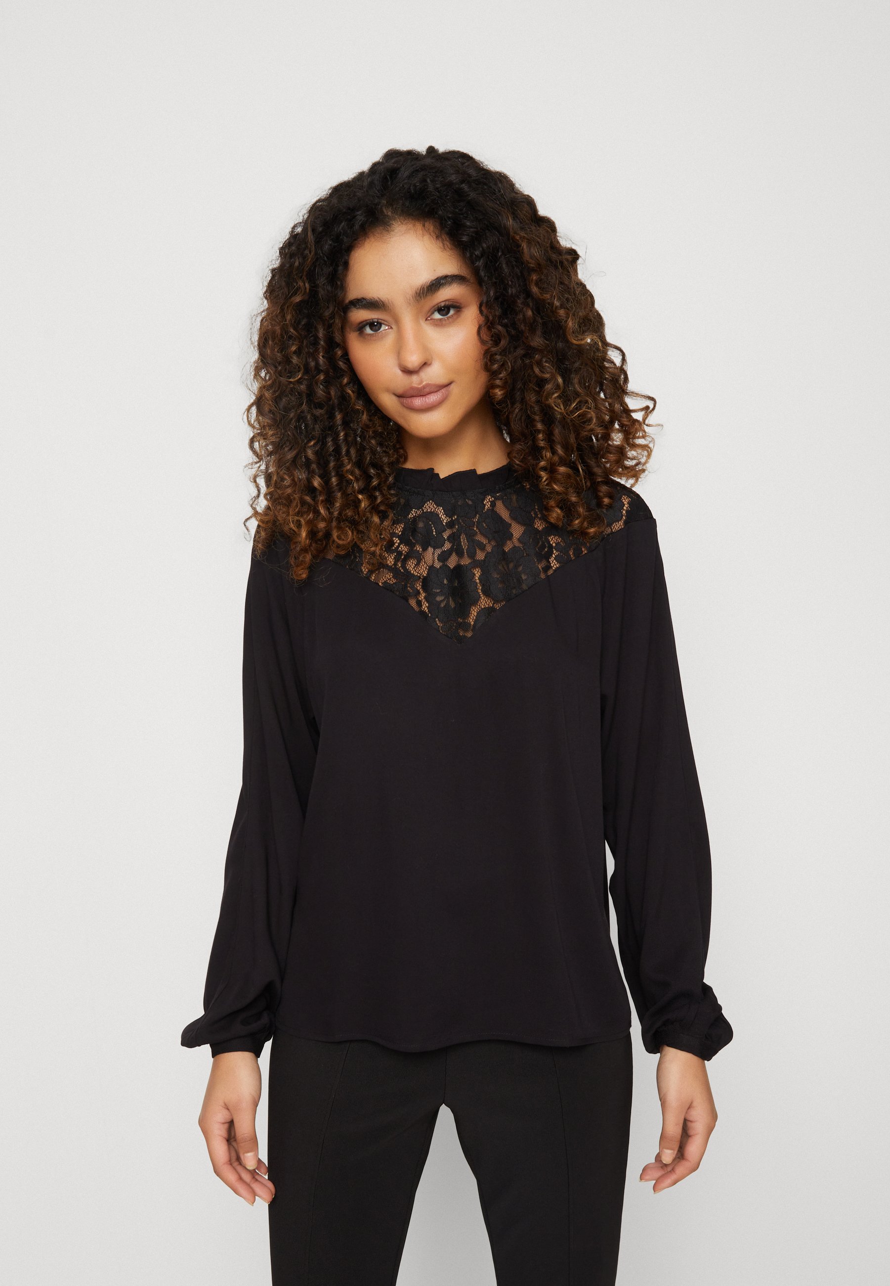 Camicetta Da Donna Con Maniche In Pizzo – Misto Rayon, Elegante E Casuale, Girocollo Con Piega