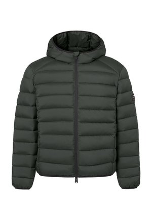 Mørkegrønn quiltet boblejakke med hette, frontglidelås, elastiske mansjetter og en liten lapp på venstre arm.