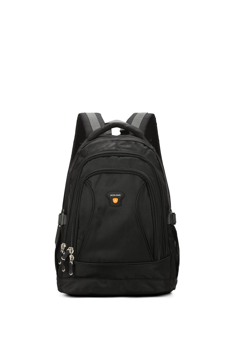 Zaino nero realizzato in nylon resistente, con numerosi scomparti con cerniera, spallacci imbottiti e un piccolo logo sulla parte anteriore.