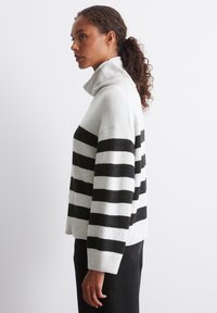 Marc O'Polo GESTREIFTER ROLLKRAGEN - Strickpullover - stripe light granite melange