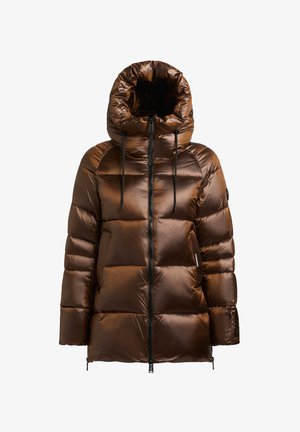 Brun puffjacka med hög krage och fastsydd luva. Har en blank yta, kviltat mönster och svarta dragkedjor.