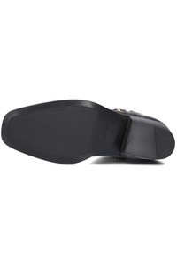 Thumbnail Image 4